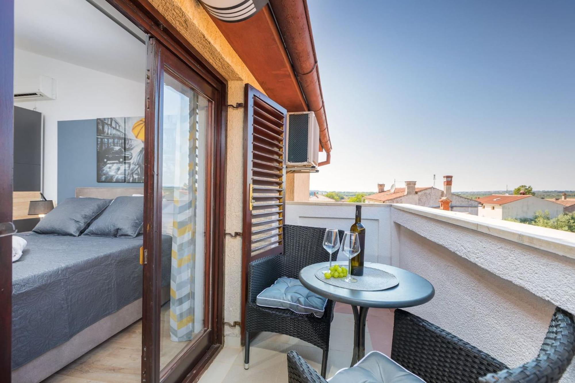 Marceta - Apartments & Rooms With Swimming Pool Fažana Exterior foto